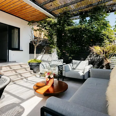 Апартаменты The Edgewater - Park View *